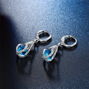 Adorno, el Producto Más Vendido en Línea, Juego de Aretes de Dos Piezas con Colgante de Cristal de Circonio de Moda - Product Image 2