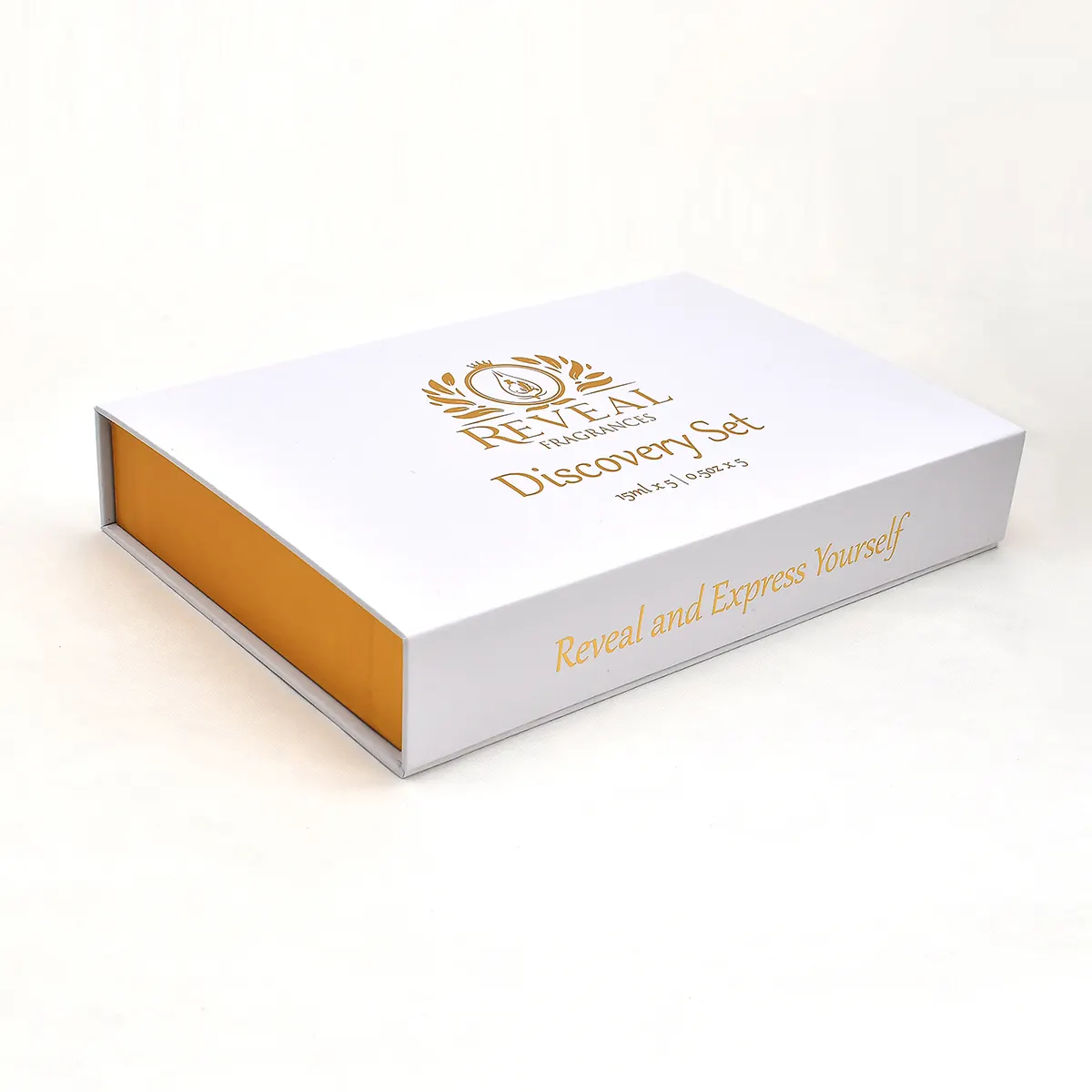 럭셔리 금박 스탬핑 매트 화이트 스킨 케어 제품 향수 로션 골판지 선물 가방 EVA 안감 마그네틱 박스