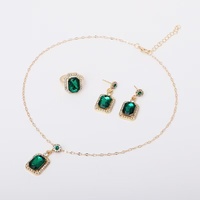 Parure de Bijoux de Mariage Exquise, Collier et Boucles d'Oreilles Carrés en Cristal, Bijoux de Noël Émeraude, Coffret Trois Pièces pour Femme