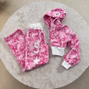Completo da <span class=keywords><strong>Uomo</strong></span> Personalizzato con Stampa Camo, Felpa con Cappuccio Ricamata Rosa, <span class=keywords><strong>Pantaloni</strong></span> Sportivi Casual Larghi, Design Cool con Stampa DTG, Set Tuta Crop - Product Image 2