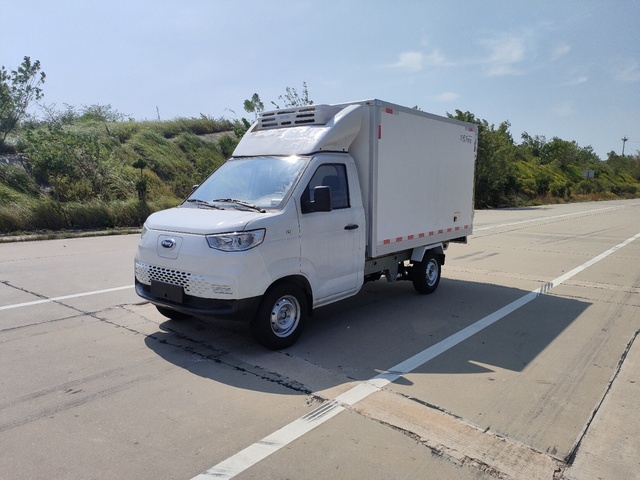 Chery X5 Pure Electric Refrigerated Truck with 201-300km Range 50-100KW Motor 90-110kWh Battery