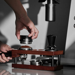 모든 크기의 탬퍼 및 포타 필터를위한 단단한 나무 이중벽 스프링 장착 커피 도구 주최자 탬핑 스테이션 - Product Image 5