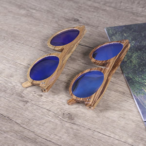 Gafas de Sol Ecológicas de Bambú y Plástico con Protección UV400, Diseño Clásico y Elegante - Product Image 5