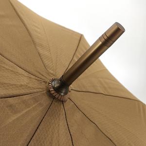 Parapluie de golf vintage <span class=keywords><strong>à</strong></span> manche en bois, texture nid d'abeille marron classique, coupe-vent, grand parapluie droit avec <span class=keywords><strong>sac</strong></span> <span class=keywords><strong>à</strong></span> <span class=keywords><strong>bandoulière</strong></span> - Product Image 5
