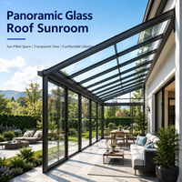 Véranda moderne de luxe en aluminium et verre avec grandes portes coulissantes, jardin d'hiver panoramique pour villas, hôtels et parcs, espace de vie extérieur