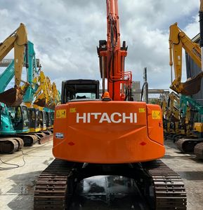 Excavadora Usada de Marca Japonesa Hitachi Zx135us 130 120 en Oferta, 13.5 Toneladas, 13 Toneladas, Excavadora Mediana de Segunda Mano para Granja, con Certificación EPA y CE - Product Image 3