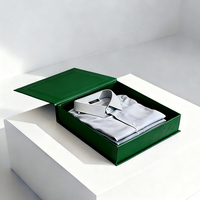 Boîtes d'emballage rigides magnétiques en carton personnalisées beige, vert, bleu foncé pour t-shirts, sous-vêtements, vêtements avec laminage brillant/mat