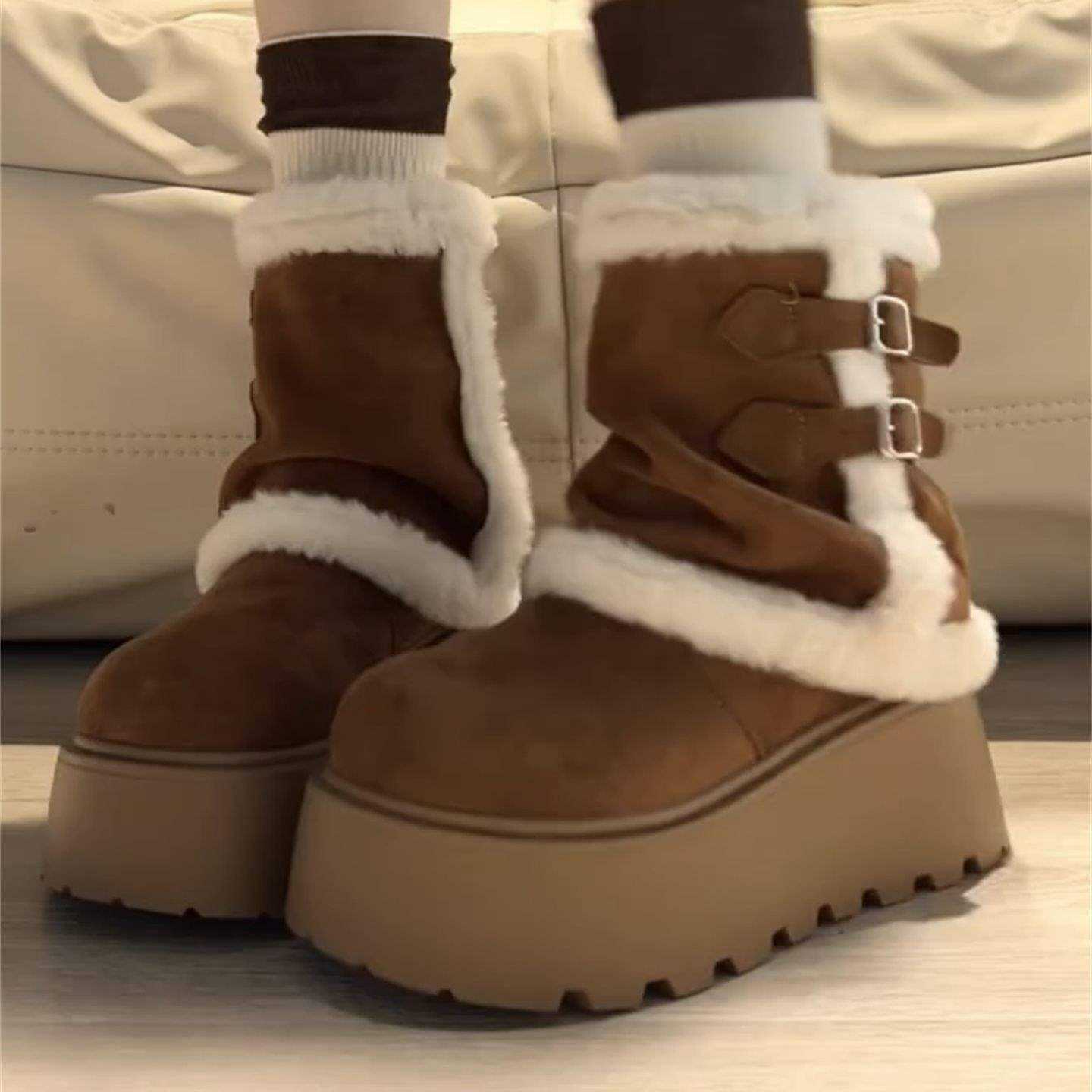 สีน้ำตาล