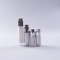 Échantillon gratuit 15ml 30ml 50ml carré rond flacon pompe sans air acrylique sérum lotion flacons torsadés pour emballage de soins de la peau