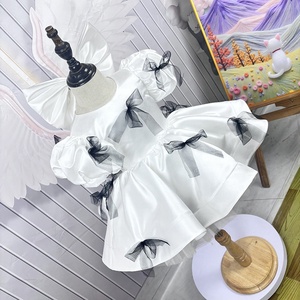 Abito Tutu Bianco con Fiocco <span class=keywords><strong>Nero</strong></span> e Maniche a Sbuffo per Bambine e Ragazze, Ideale per Feste e Occasioni Formali - Product Image 4