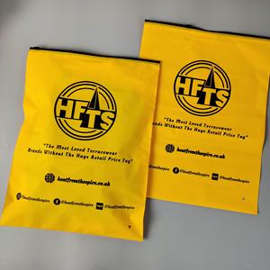 Bolsas de Plástico Amarillas con Cierre - Bolsas con Cierre Personalizadas de Color Intenso para Ropa y Comercio Minorista - Product Image 1