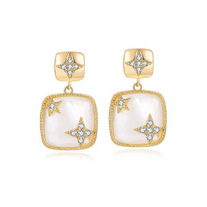 Vente en gros d'amour pour femmes Collection Fleurs Senior Tempérament Oeil de Chat Pierre Goujons Boucles d'Oreilles en Argent 925 Aiguille Opale Boucles d'Oreilles - Product Image 6