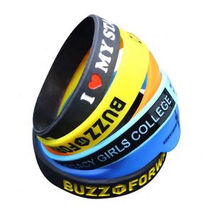 Bracelets en silicone sportifs écologiques et non toxiques personnalisés avec logo et message, options de couleur Pantone, cadeau promotionnel - Product Image 5