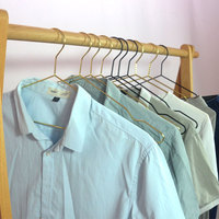 Cintres en fil métallique noir de haute qualité en acier inoxydable solide Design moderne en gros pour une utilisation en garde-robe