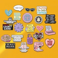 Broches personnalisées en alliage de zinc plaqué, émail dur, vente en gros, motifs dessin animé, drapeau, barbier, NASA, remise de diplôme, anniversaire