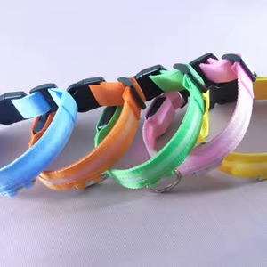 Meistverkaufte Großhandels-Haustierhalsbänder, Leuchtende Hundehalsbänder, Coole und Trendige Leinenhalsbänder in Verschiedenen Farben Erhältlich - Product Image 5