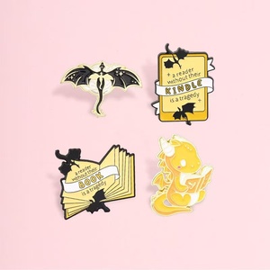 Offre Spéciale Halloween : Ensemble de Broches en Émail <span class=keywords><strong>Dragon</strong></span> Noir et Livre, Broche <span class=keywords><strong>Dragon</strong></span> Lecteur, Décoration de Sac à Dos pour Amateurs de Livres, en Métal Coulé - Product Image 2