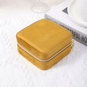 Caja de joyería de terciopelo, caja de almacenamiento de joyería de estilo de cremallera cuadrada de franela portátil de viaje, soporte de regalo de moda, soporte para pendientes de anillo - Product Image 1