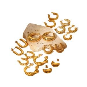 스테인레스 스틸 청키 후프 귀걸이 보석 여성용 18K 금도금 Huggie 청키 문 귀걸이 - Product Image 2