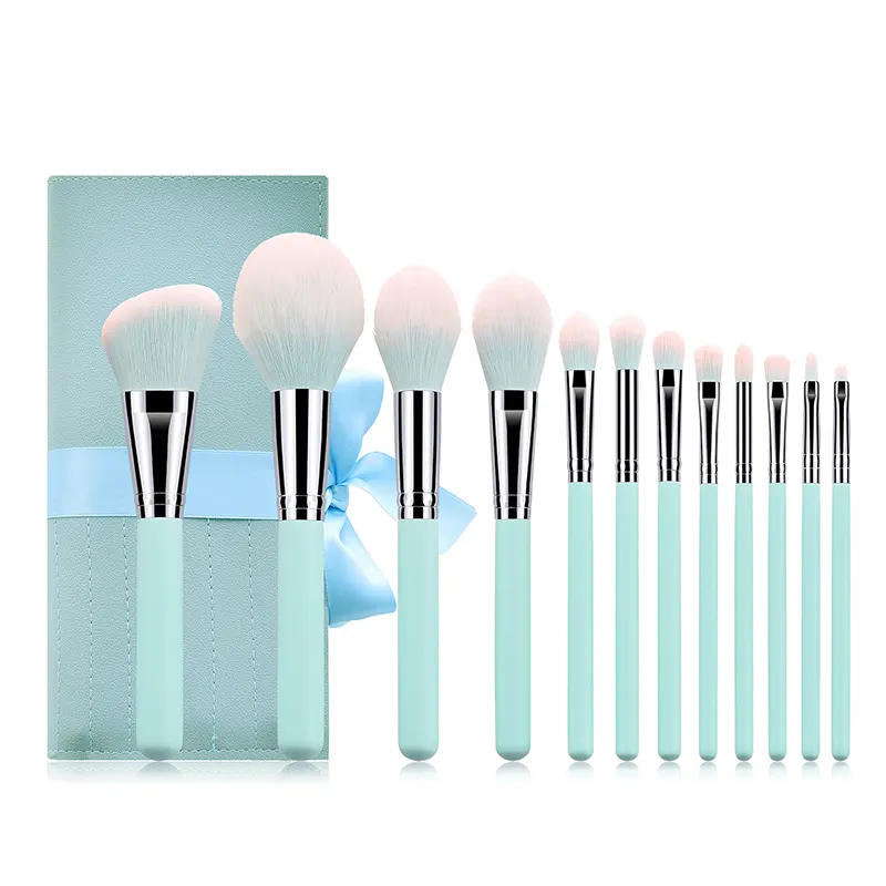 BUEYA 2020 New design 12pcs makeup blue sky color HIGH QUALITY beautiful gift with pouch wooden handle foundation brush set