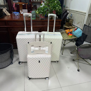 Maleta de mano blanca de 22 pulgadas con ruedas giratorias, ligera, con cierre de cremallera, para mujeres, viajes de ocio - Product Image 3