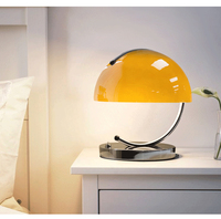 Lampe de table en vitrail de luxe moderne Lampe de bureau décorée par un designer créatif pour le salon et la chambre à coucher
