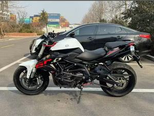 Benelli TNT600 |   Moteur à quatre cylindres en ligne de 600 cm³ |   Moto Naked à Refroidissement Liquide EFI ABS - Product Image 3