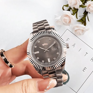Nouvelle collection de montres pour hommes, montre femme en acier inoxydable, montre de luxe pour homme avec bracelet en acier, cadran vert incrusté de diamants, montres avec affichage du jour et de la date. - Product Image 3