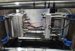 Özel Plastik Kalıplama ABS Plastik Gövde Kalıbı Kondansatör Elektriksel Kondenser Enjeksiyon Kalıp Yapımı - Product Image 3