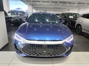 BYD Han DM-i 2022 121KM: Elegante Sedán Híbrido con Bajo Consumo de Combustible, Gran Autonomía Eléctrica y un Interior Práctico y Sofisticado. - Product Image 2