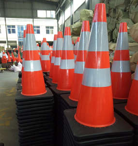 Cône de signalisation routière en PVC flexible et robuste de 90 cm, vente en gros d'usine - Product Image 6