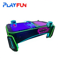 Table de hockey sur surface incurvée à monnayeur Playfun pour parc d'attractions intérieur commercial, à vendre