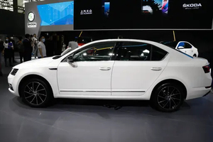 Niude Motors voiture à essence <span class=keywords><strong>Skoda</strong></span> <span class=keywords><strong>Octavia</strong></span> 1.4t 5 portes 5 places Seaden 2025 Version nouvelle voiture pas cher <span class=keywords><strong>prix</strong></span> Chine voiture exportation - Product Image 3