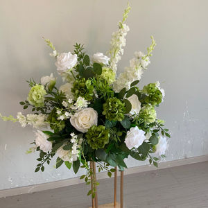 Boule de fleurs artificielles de luxe en soie pour décoration, centre de table de mariage, rose blanche, verdure, D-FB236 - Product Image 1