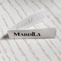 Muestra gratis personalizado al por mayor de algodón respetuoso con el medio ambiente serigrafía ropa camiseta etiquetas tejidas etiquetas privadas