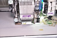 Machine à broder informatisée à tête unique pour les perles et les paillettes