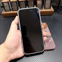 Étui de téléphone portable magnétique en PC rigide à texture en fibre de carbone motif ruisseau de montagne pour iPhone 17 Pro Max 16 Pro