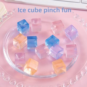 ของเล่นบีบก้อนน้ำแข็งจิ๋ว 1.8 ซม. ลูกบอลเจลใสบีบได้ น่ารัก บรรเทาความเครียด ของเล่น TPR สำหรับขายส่ง - Product Image 3