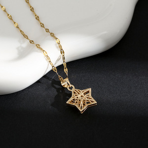 สร้อยคอจี้รูปดาวนำ<span class=keywords><strong>โชค</strong></span>ดีไซน์ใหม่สำหรับผู้หญิง สร้อยคอแบบโซ่บิดเกลียว ของขวัญเครื่องประดับ - Product Image 1