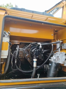 Pelle sur chenilles SANY SY215C d'occasion Qualité assurée Petit équipement mécanique avec moteur central - Product Image 5