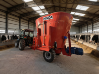 Chariot mélangeur d'aliments TMR autopropulsé 8m³ pour élevage bovin, machine à mélanger la fourrage ensilé