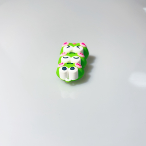 Porte-clés personnalisable : Grenouille verte – Porte-clés de voiture, accessoire <span class=keywords><strong>d</strong></span>écoratif pour sac <span class=keywords><strong>à</strong></span> dos en PVC ou résine - Product Image 4