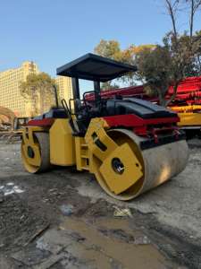 Compacteur d'occasion DYNAPAC CC522, vibrocompacteur à double tambour d'occasion, pression linéaire statique élevée, Dynapac CC522 d'origine en stock - Product Image 2