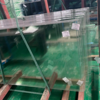Verre de sécurité feuilleté PVB trempé clair de haute qualité 8 + 8mm 17.52mm pour usage extérieur extérieur de serre de balustrade d'hôpital