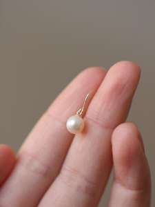 Wholesale Simple 9K Gold Pearl <b>Hoop</b> Earrings Elegant Freshwater Pearl for Parties Gentle Temperament Kj445 - Product Image 1