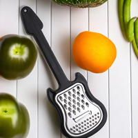 Metaalbewerking Groothandel Rasp 3-in-1 Keukenhulpje Roestvrij Staal Gitaar Design Kaasrasp Met Kunststof Handvat voor Fruit