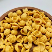 Makanan ringan Puff renyah impor Asia dan kerupuk goreng renyah tekstur keras dan rasa asin dikemas dalam kantong