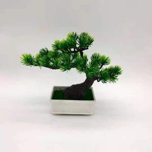 Planta artificial de plástico de tamaño pequeño, rama de pino de estilo tradicional japonés en maceta, aguja de imitación, bonsái de pino - Product Image 3