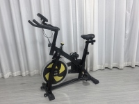Vélo d'appartement d'intérieur, vélo de spinning, vélo d'exercice, perte de poids, volant d'inertie de 6 kg, résistance à la friction, vélos de spinning commerciaux pour la maison