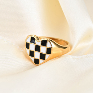 Anillo de Ajedrez en Blanco y Negro con Forma de Corazón de 14 mm, Acero Inoxidable 304, Joyería de Moda Unisex, Regalo - Product Image 3